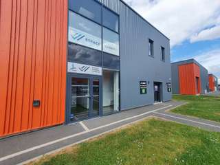 Bureaux et commerces 4 pièces