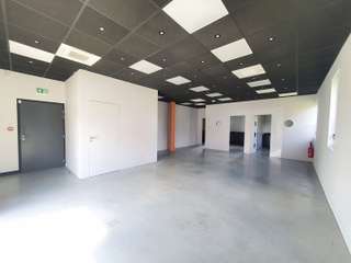 Bureaux et commerces 4 pièces