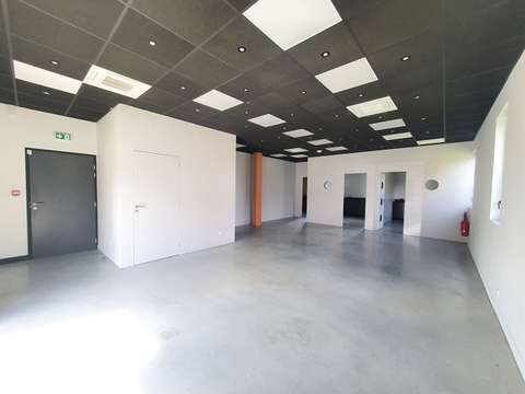 Bureaux et commerces 4 pièces