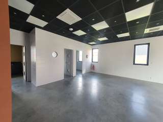 Bureaux et commerces 4 pièces