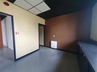 Bureaux et commerces 4 pièces