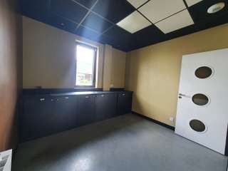 Bureaux et commerces 4 pièces