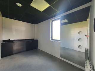 Bureaux et commerces 4 pièces