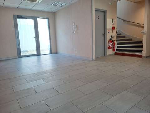 Bureaux et commerces 5 pièces