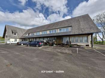 Bureaux et commerces 16 pièces Isigny-le-Buat 50