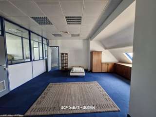 Bureaux et commerces 16 pièces