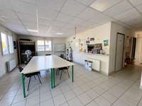 Bureaux et commerces 4 pièces