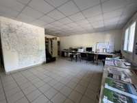 Bureaux et commerces 4 pièces