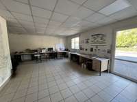 Bureaux et commerces 4 pièces