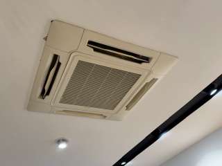 Bureaux et commerces 2 pièces