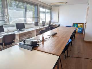 Bureaux et commerces 8 pièces