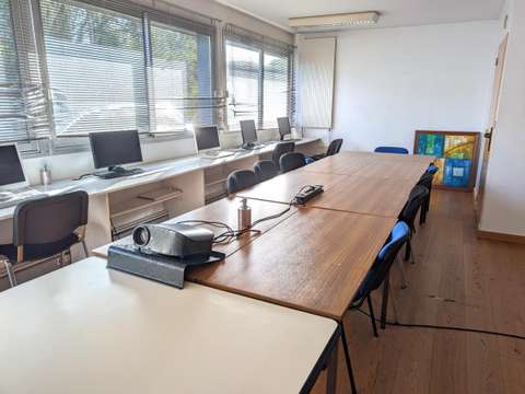 Bureaux et commerces 8 pièces