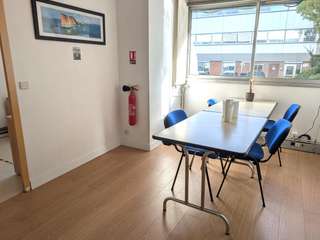 Bureaux et commerces 8 pièces