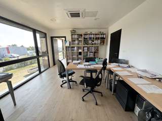 Bureaux et commerces 18 pièces