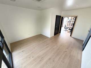 Bureaux et commerces 18 pièces