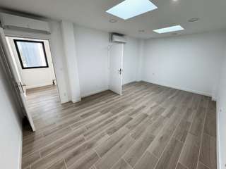 Bureaux et commerces 18 pièces