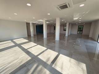 Bureaux et commerces 18 pièces