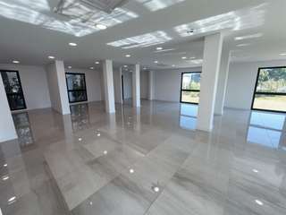 Bureaux et commerces 18 pièces