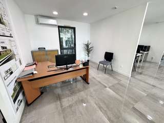 Bureaux et commerces 18 pièces
