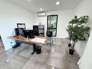 Bureaux et commerces 18 pièces