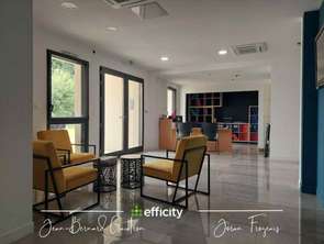 Vente Bureaux et commerces 573 m&sup2;La Chapelle-des-Fougeretz