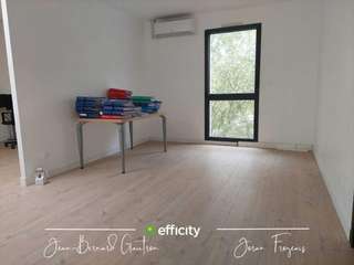 Bureaux et commerces 17 pièces