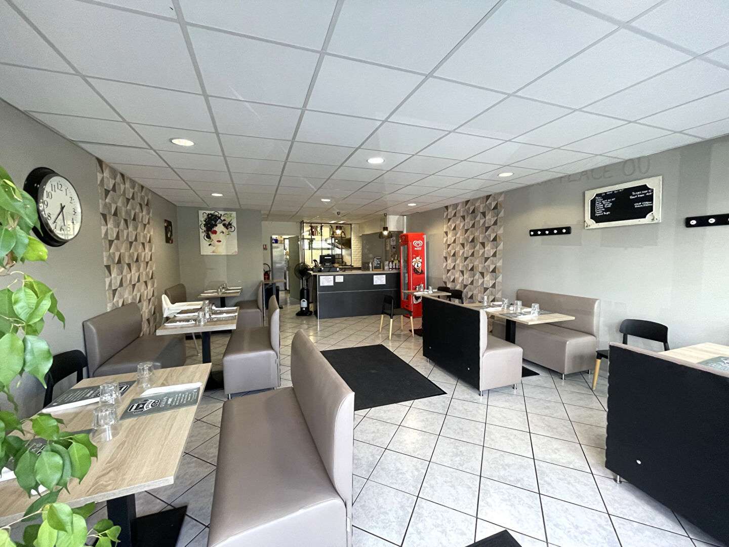 Vente Bureaux et commerces à La Chapelle-sur-Erdre (44240) : à vendre