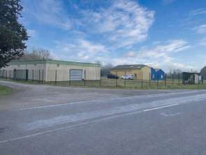 Vente Bureaux et commerces 514 m&sup2;La Chartre-sur-le-Loir