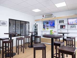 Bureaux et commerces 8 pièces