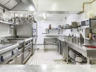 Bureaux et commerces 6 pièces