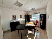 Bureaux et commerces 23 pièces