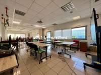 Bureaux et commerces 23 pièces
