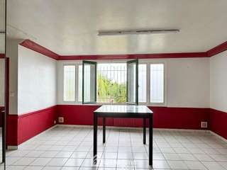 Bureaux et commerces 4 pièces