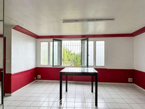 Bureaux et commerces 4 pièces