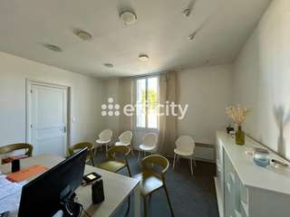 Bureaux et commerces 8 pièces