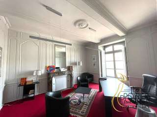 Bureaux et commerces 4 pièces