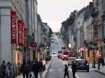 Bureaux et commerces Laval 53
