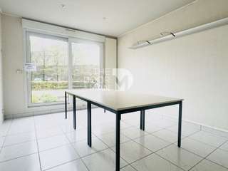 Bureaux et commerces 7 pièces