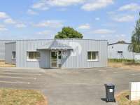 Bureaux et commerces 11 pièces