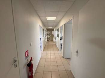 Bureaux et commerces 11 pièces