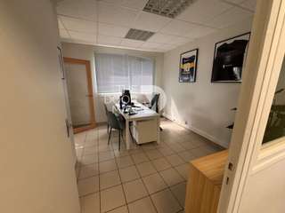 Bureaux et commerces 11 pièces