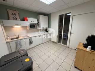 Bureaux et commerces 11 pièces