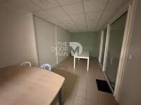 Bureaux et commerces 11 pièces