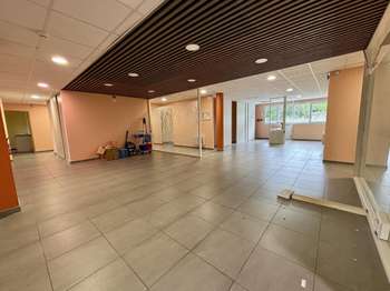 Bureaux et commerces 11 pièces