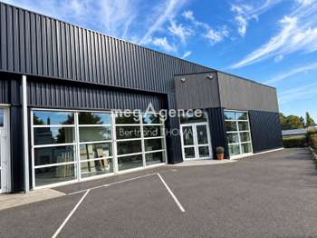 Vente Bureaux et commerces 1535 m&sup2;Lécousse