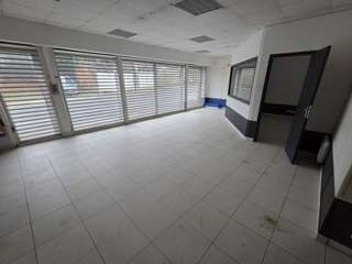 Bureaux et commerces 5 pièces