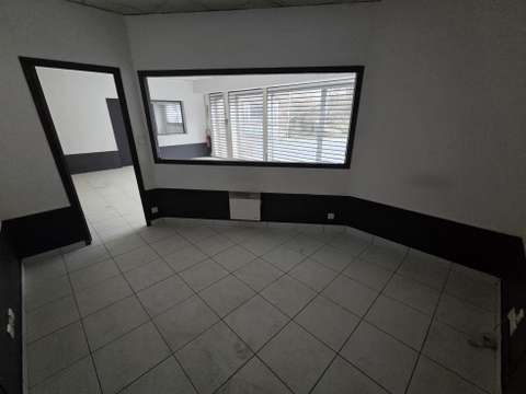 Bureaux et commerces 5 pièces