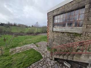 Bureaux et commerces 5 pièces