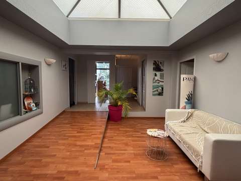 Bureaux et commerces 11 pièces