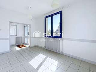 Bureaux et commerces 8 pièces